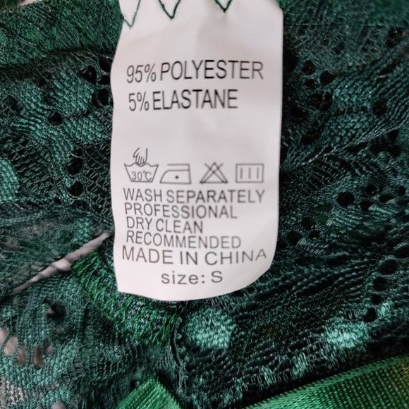 3 Piece Lace Lingerie Set Sexy Bra and Panties with Garter Straps and Garters - Picture 7 of 7